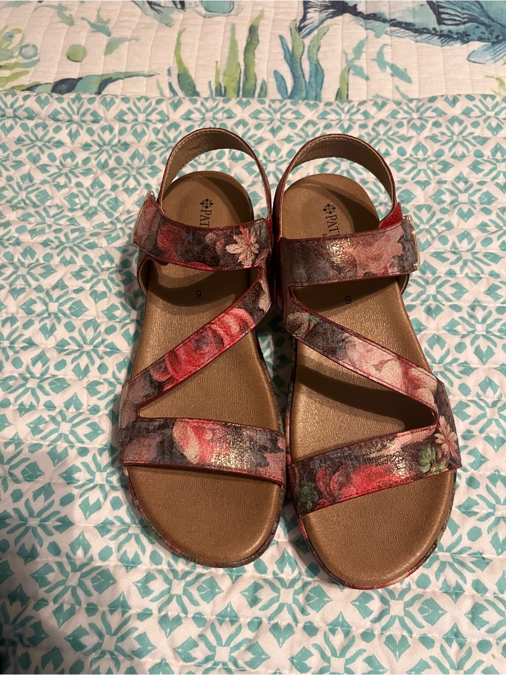 Women's Floral Strappy Sandals - Pink Multi